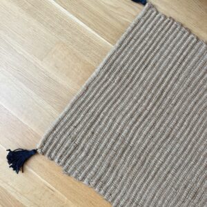 Handgefertigter und maßgeschneiderter Jute-Teppich mit Quasten - Image 2