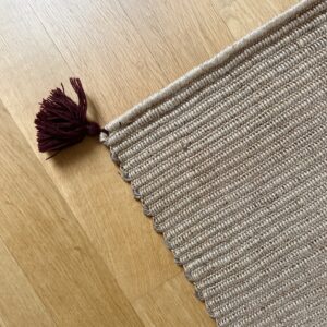 Handgefertigter und maßgeschneiderter Jute-Teppich mit Quasten - Image 3